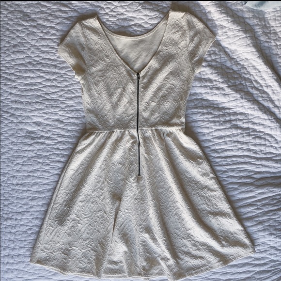 Quilted Cream Fit and Flare Dress - Picture 3 of 4